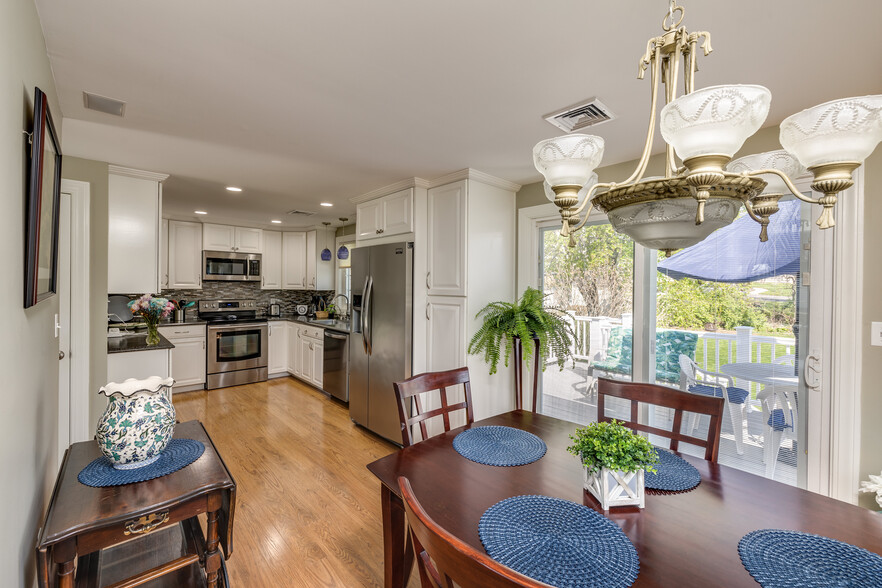 Large Dining Rm and Kitchen - 73 Maxwell Dr