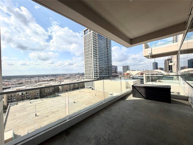 Building Photo - 2408 Victory Park Ln