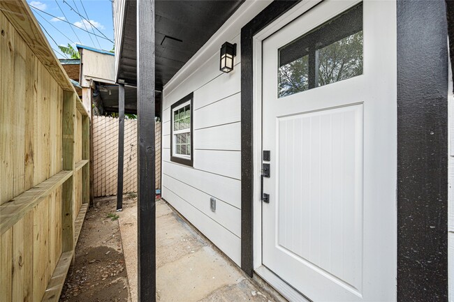 Building Photo - 3229 Holman St