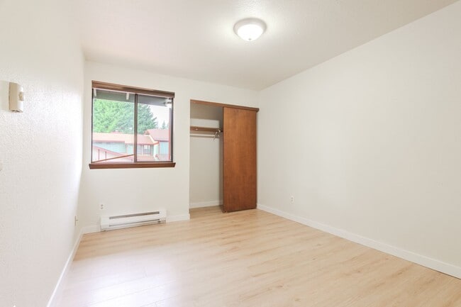 Building Photo - Spacious 3bd/2.5ba Smoketree Condo in Federal Way!