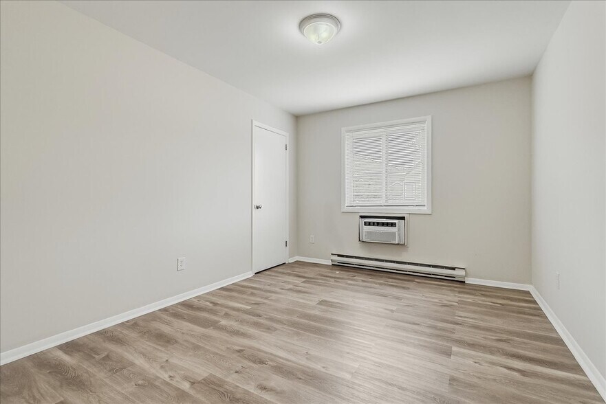 Bedroom 2 - 16 US Highway 206