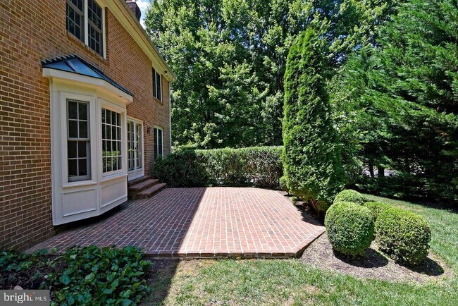 Building Photo - 7646 Huntmaster Ln