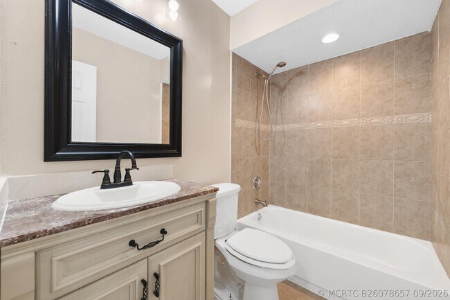 Building Photo - 32 Wimbledon Lakes Dr