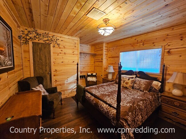 Building Photo - Country Living with 4 Bedrooms plus an Off...