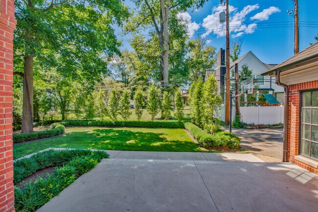 Building Photo - 200 Aspen Rd