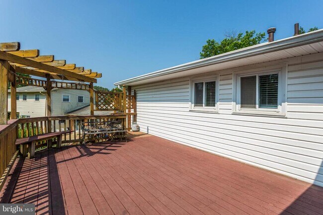 Building Photo - 11821 Charen Ln