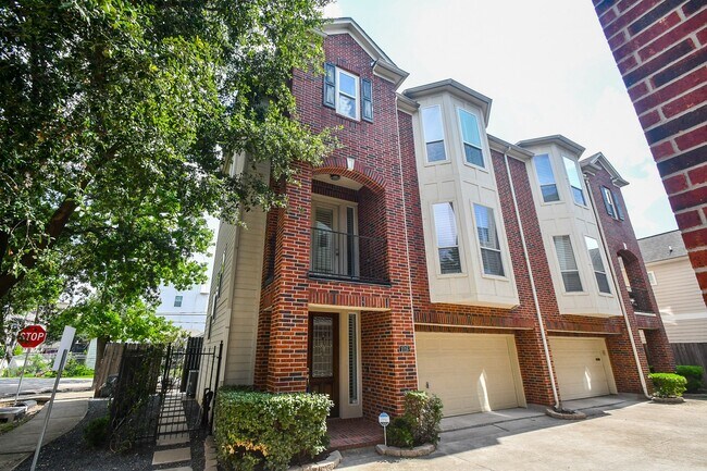 Building Photo - 1016 Studer St