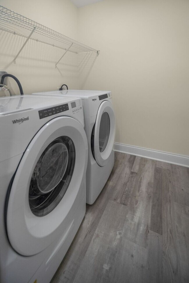 Building Photo - West Creek 3 Bedroom