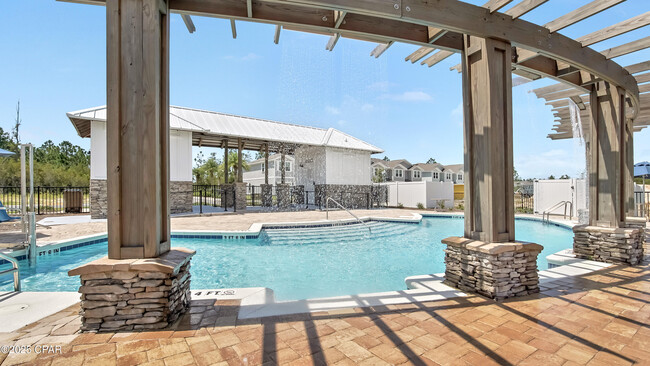 Building Photo - 7590 Shadow Lake Dr