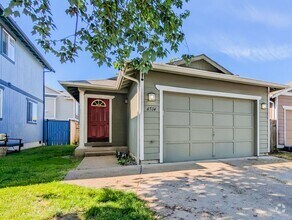 Building Photo - Move in ready 2 bedroom 1 bath rambler wit...