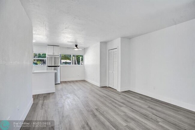 Building Photo - 1821 Middle River Dr