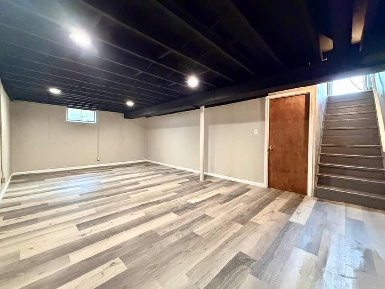 Building Photo - 556 Joshua Dr