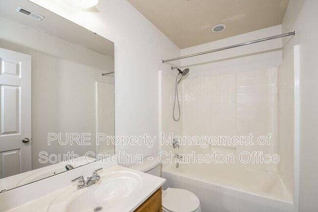 Building Photo - 191 Emerald Isle Dr