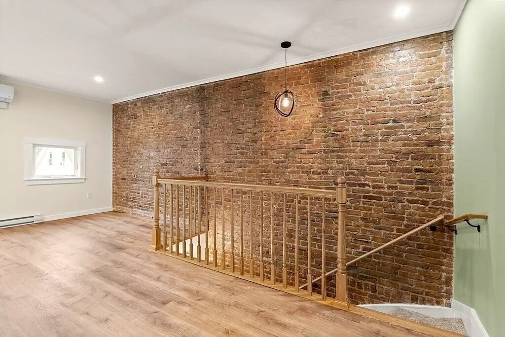 Building Photo - 47 Riverdale St