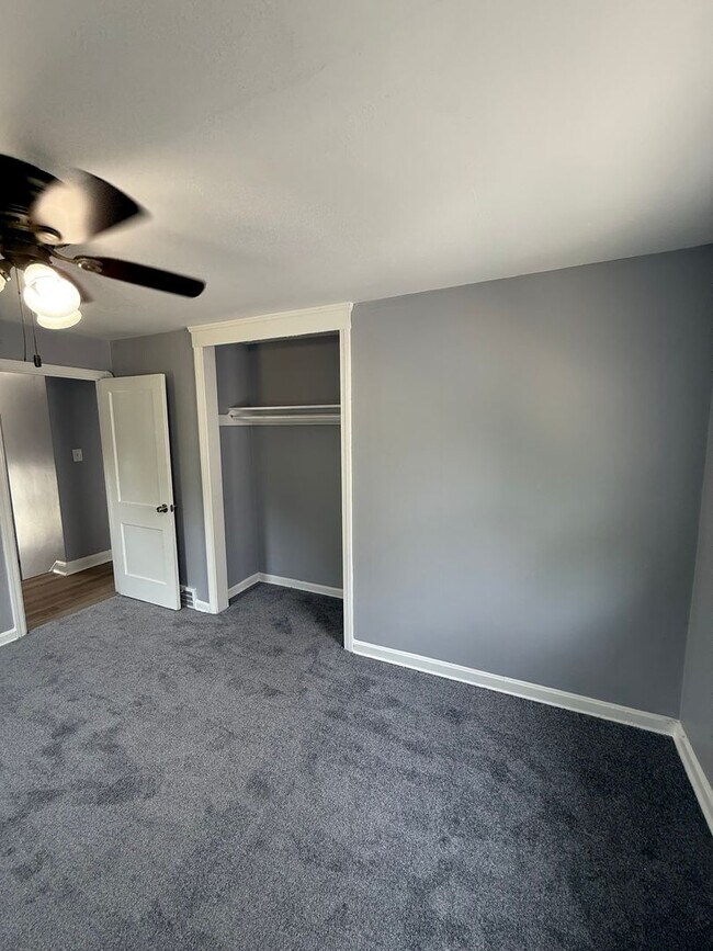 Building Photo - SECTION 8 AND EDEN ACCEPTED! Newly Renovat...