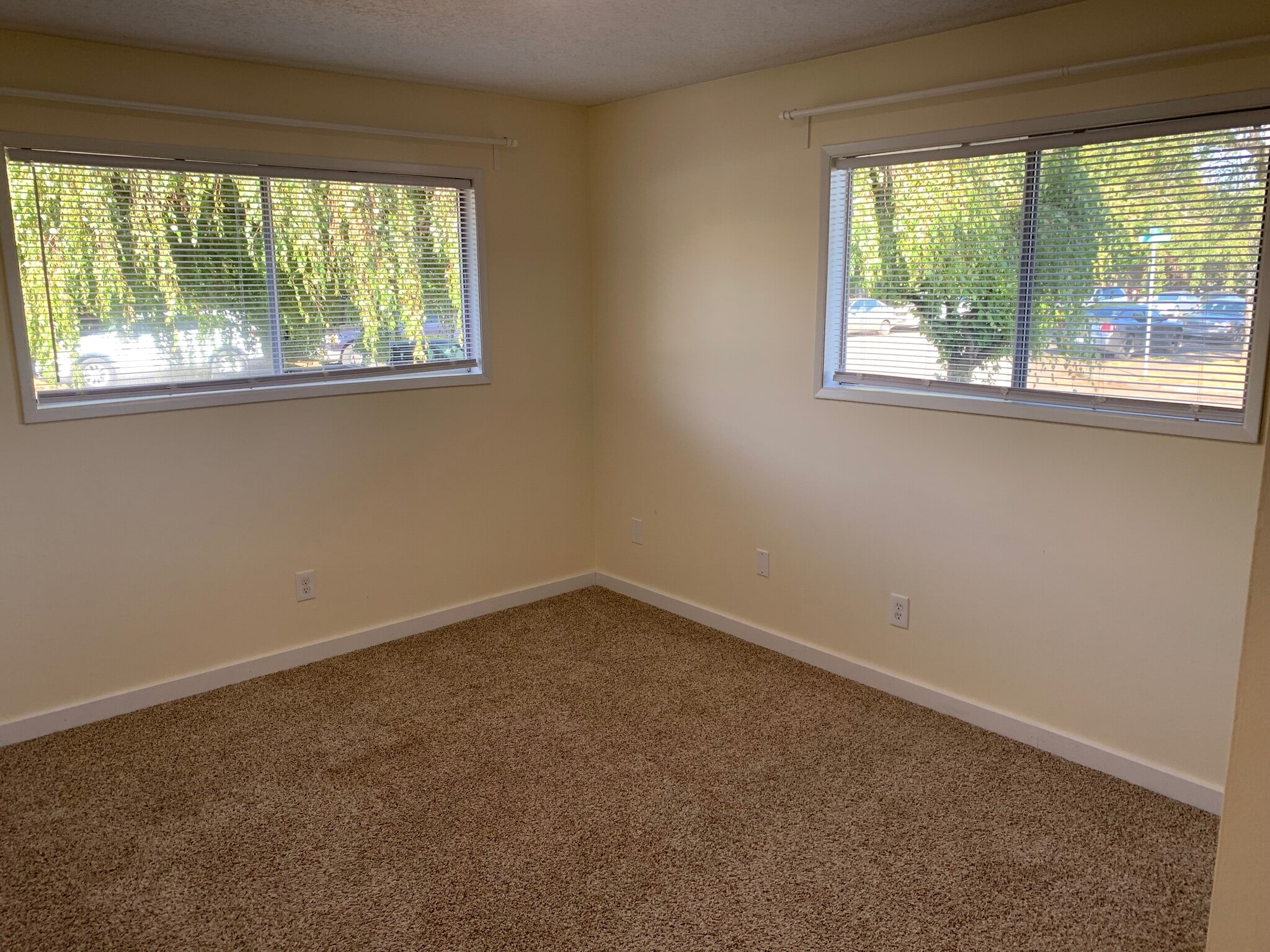 Building Photo - 4325 NE 130th Pl