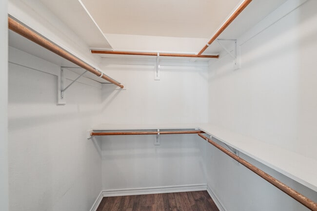 Building Photo - 6817 Fortune Rd