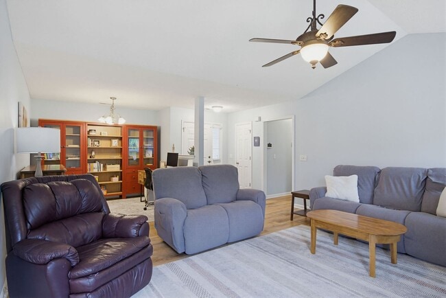 Building Photo - Beautiful home in The Neighborhoods of Holly Ridge