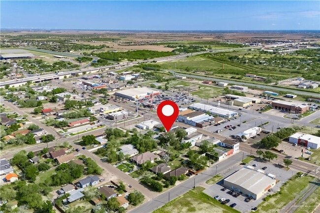 Building Photo - 130 N Texas Ave