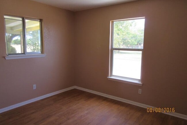 Building Photo - 1012 Georgetown Rd