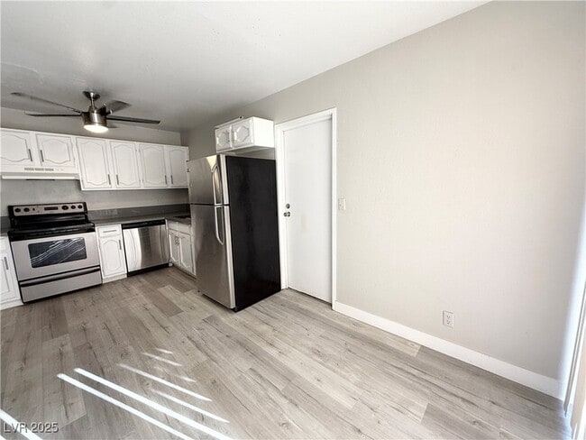 Building Photo - 5187 Garden Ln