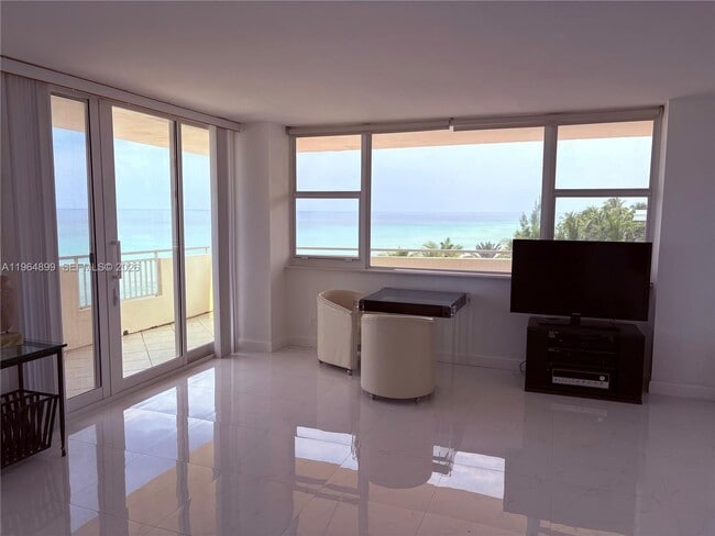 Building Photo - 3180 S Ocean Dr