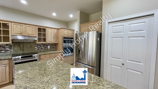 Building Photo - Step Inside this beautiful Home in Tacoma!