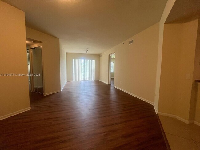 Building Photo - 3500 Oaks Clubhouse Dr