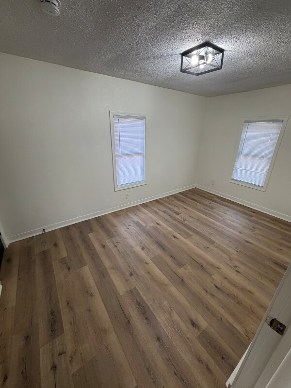 Building Photo - 625 N Main St