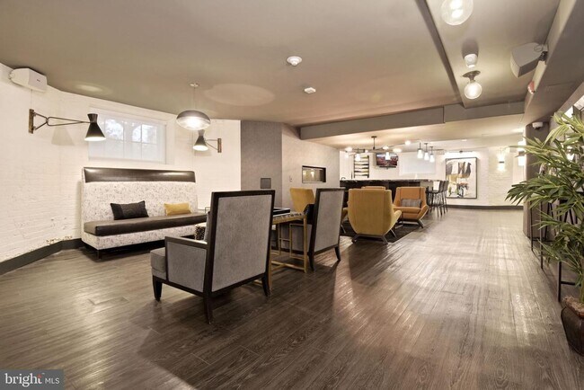 Building Photo - Dupont Circle Modern Studio Apartment In H...