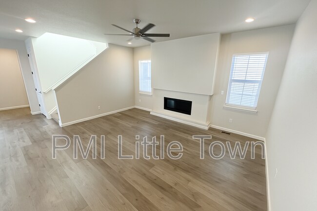 Building Photo - 8734 Middle Frk St