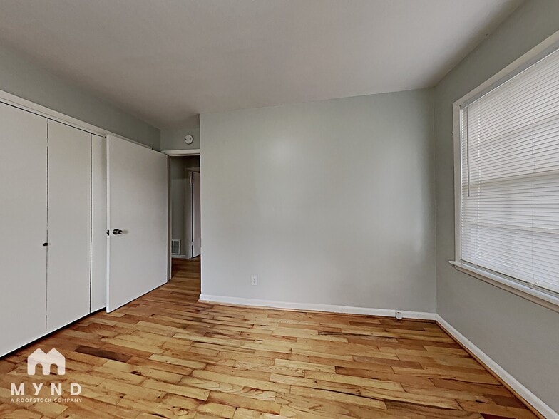 Building Photo - 1830 20th Ave