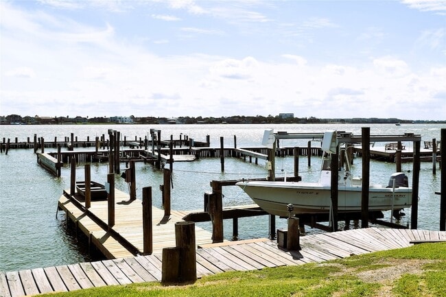 Building Photo - 4011 NASA Road 1