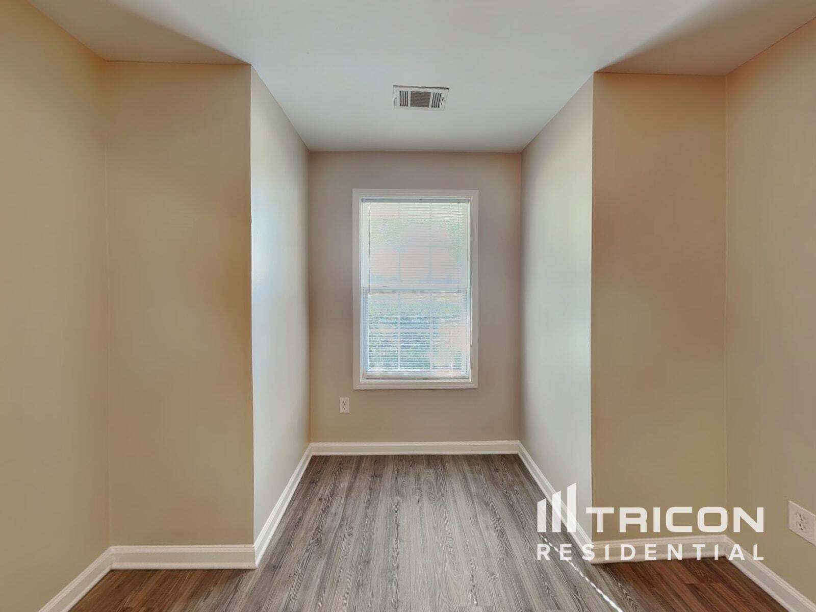 Building Photo - 640 Fairgreen Trail