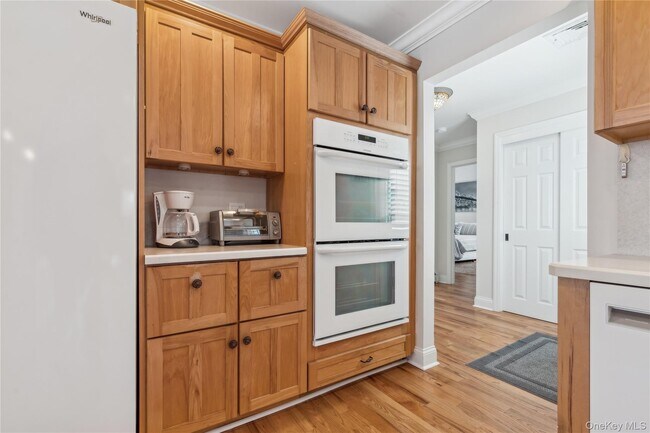 Building Photo - 144 Manor Ln