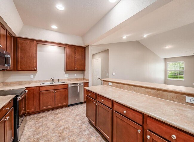 Building Photo - 6985 Kinsale Ln