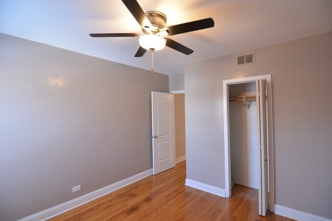 Building Photo - 3241 N Damen Ave