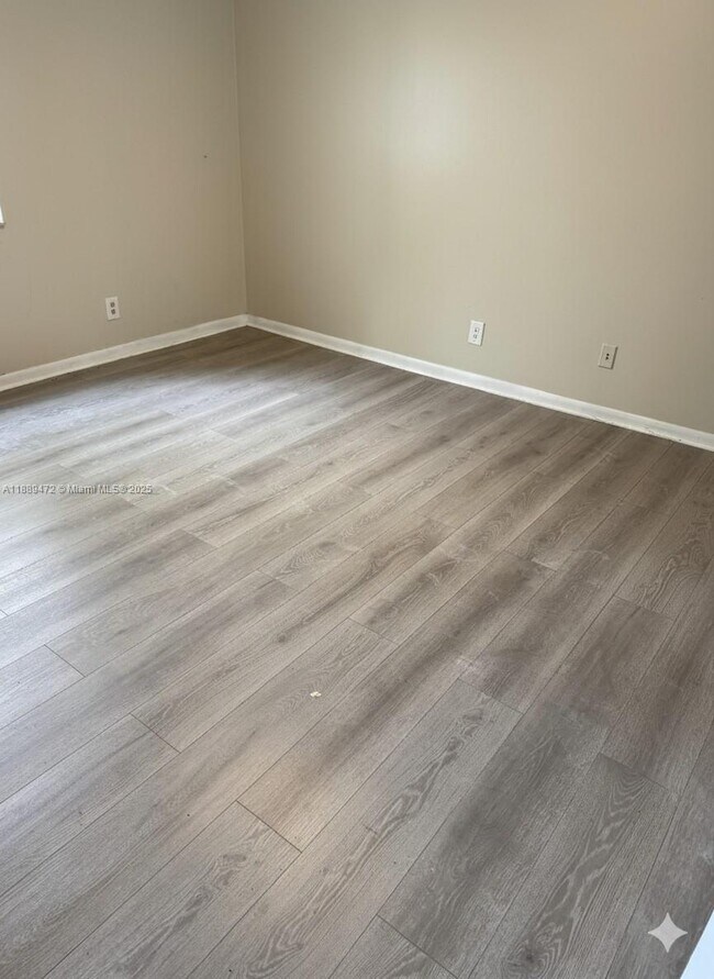 Building Photo - 604 NW 13th St