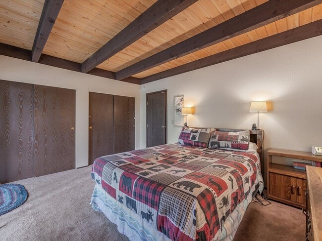 Building Photo - SKI LEASE: Townhome w/Fireplace, 2 Decks &...