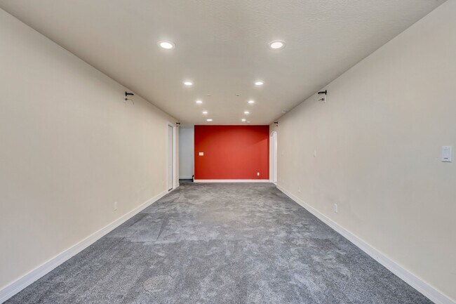 Building Photo - 8637 Goldenrain Cir