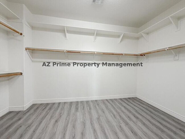 Building Photo - 18649 W Williams St