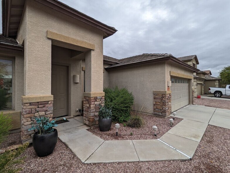 Building Photo - 17955 N 168th Ln