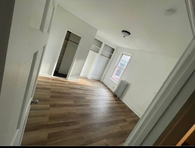 Building Photo - 304 S 6th St