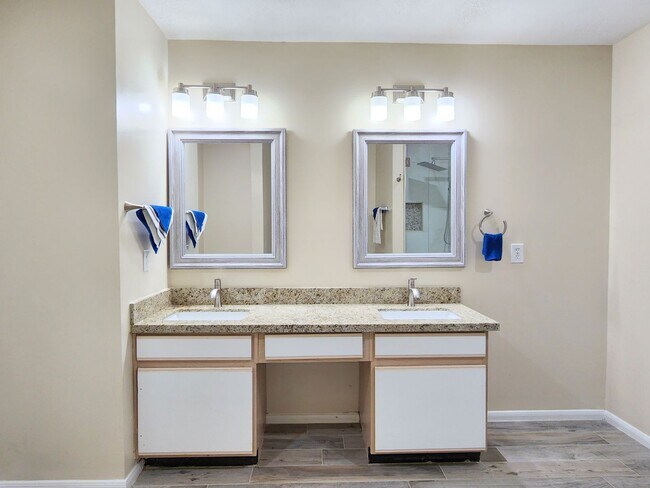 Building Photo - 18123 Noble Forest Dr