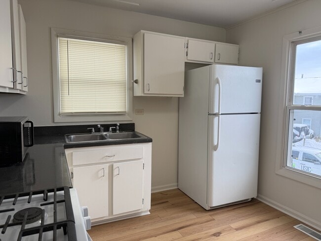 Building Photo - 328 Kirkwood Cir