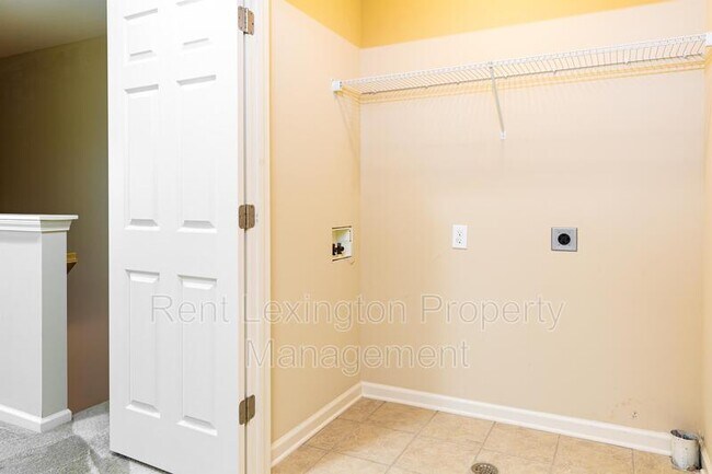 Building Photo - 3838 Nadia Ln