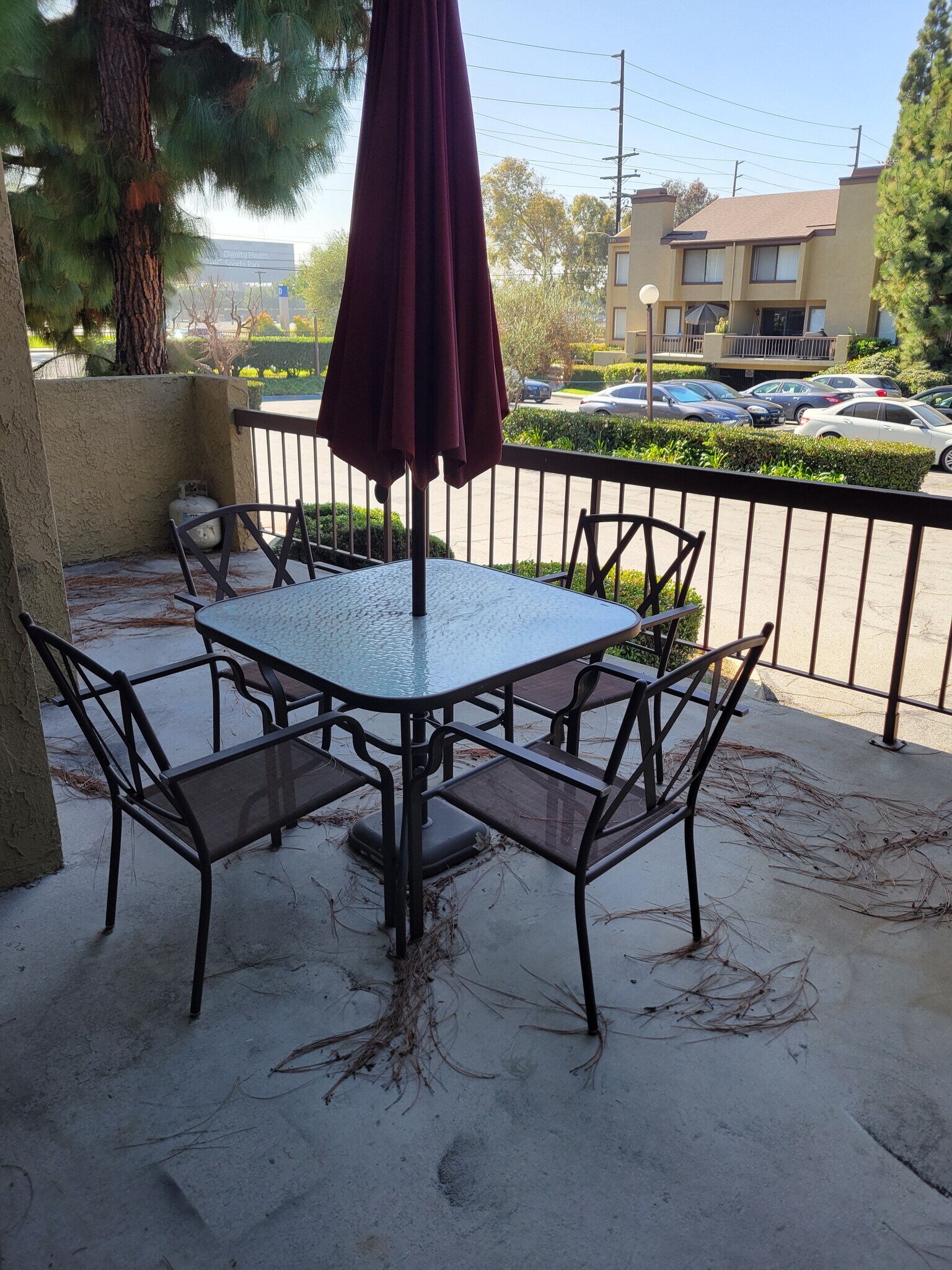 Building Photo - 849 E Victoria St