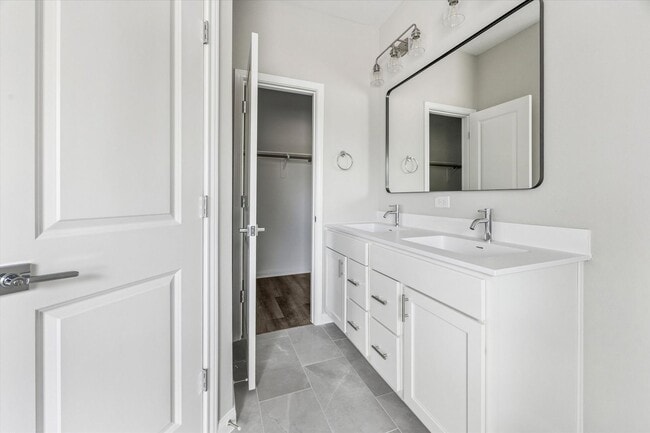 Building Photo - Brand New Construction Clark Meadows