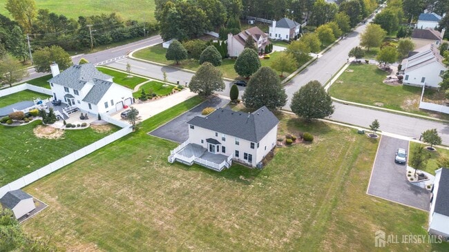 Building Photo - 27 Samantha Dr