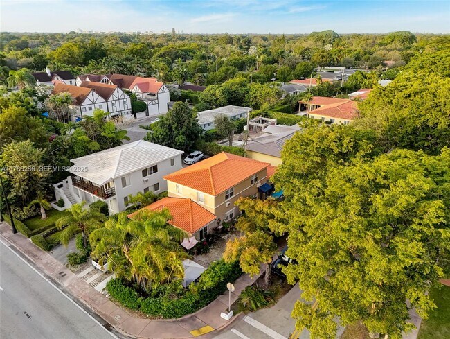 Building Photo - 400 Cadima Ave